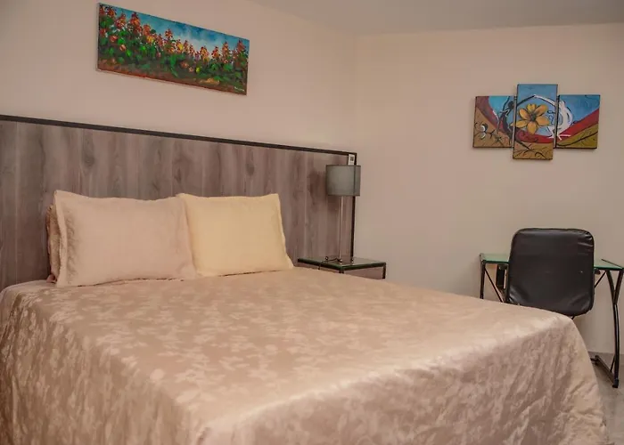 The 9\'S Apartahotel